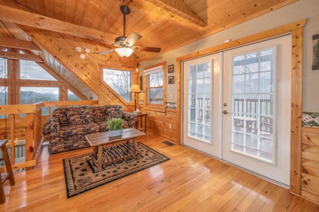 Over The Mountain - Smoky Mountain View Cabin 세비어빌 외부 사진